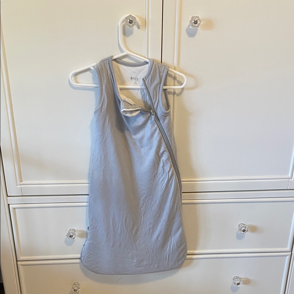 Kyte baby sleep sack with Velcro swaddle 
Xs tog 1.0